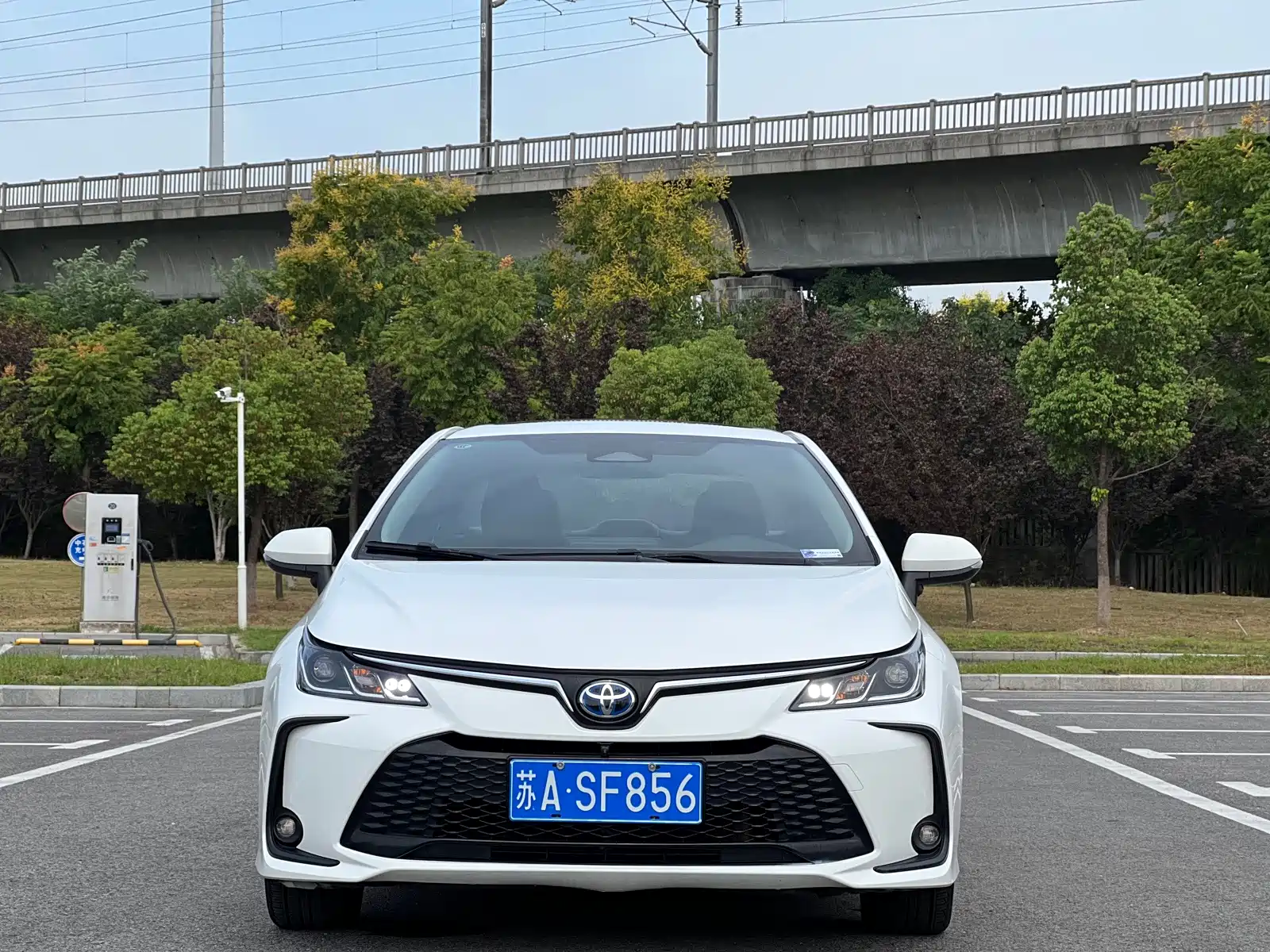 Фото 2 - Toyota Corolla