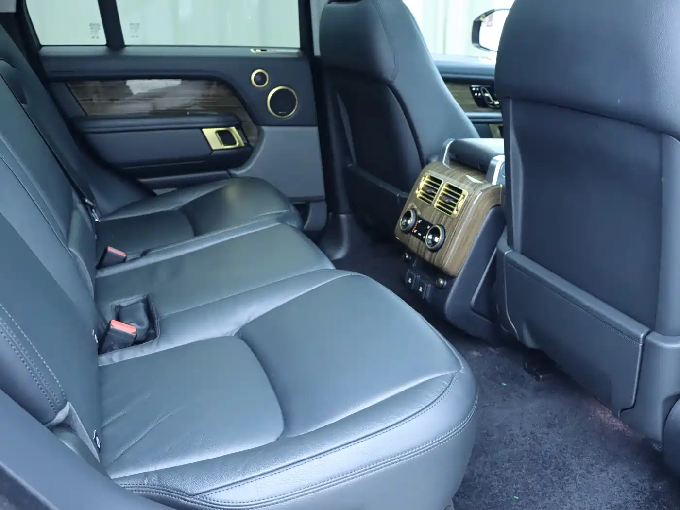 Land Rover Range Rover 2018 3.0 SC V6 Golden Age Edition фото 12