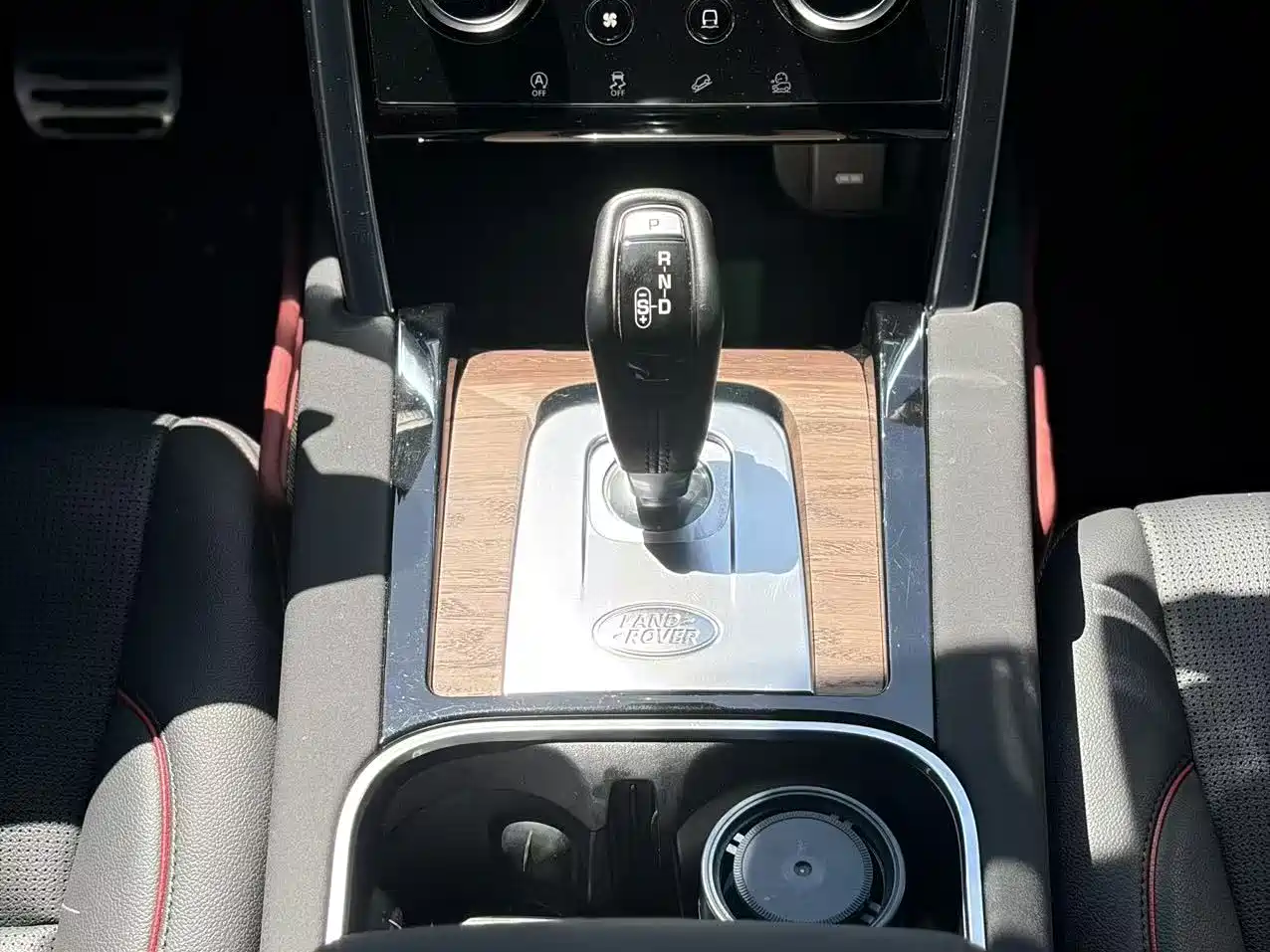 Land Rover Discovery Sport 2020 249PS R-Dynamic Performance Tech 7-seater фото 8