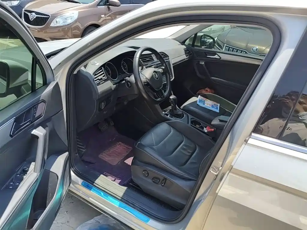 Volkswagen Tiguan L 2019 330TSI Automatic 2WD Panorama Comfort Edition China VI фото 16