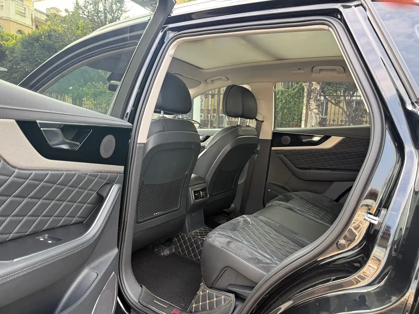 Hongqi HS5 2019 2.0T Smart Connect Enjoy Edition фото 5