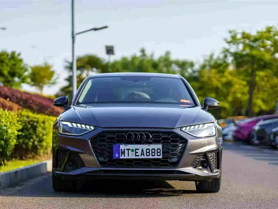 Audi A4L 2022 40 TFSI Luxury Dynamic фото 3