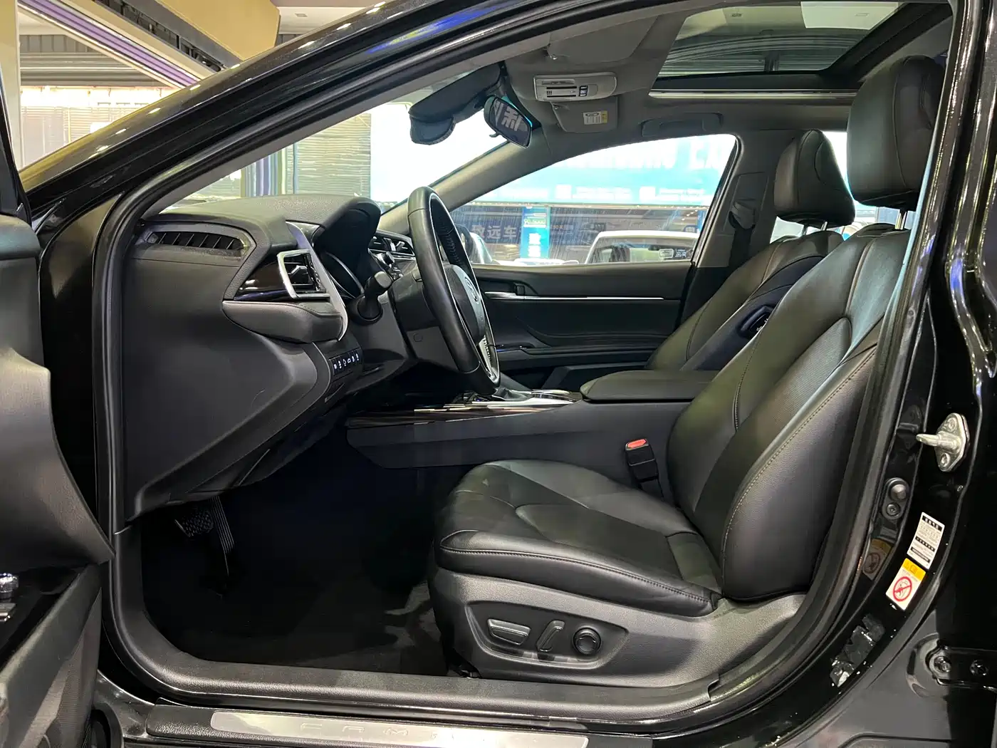 Toyota Camry 2018 2.5G Luxury Edition фото 7