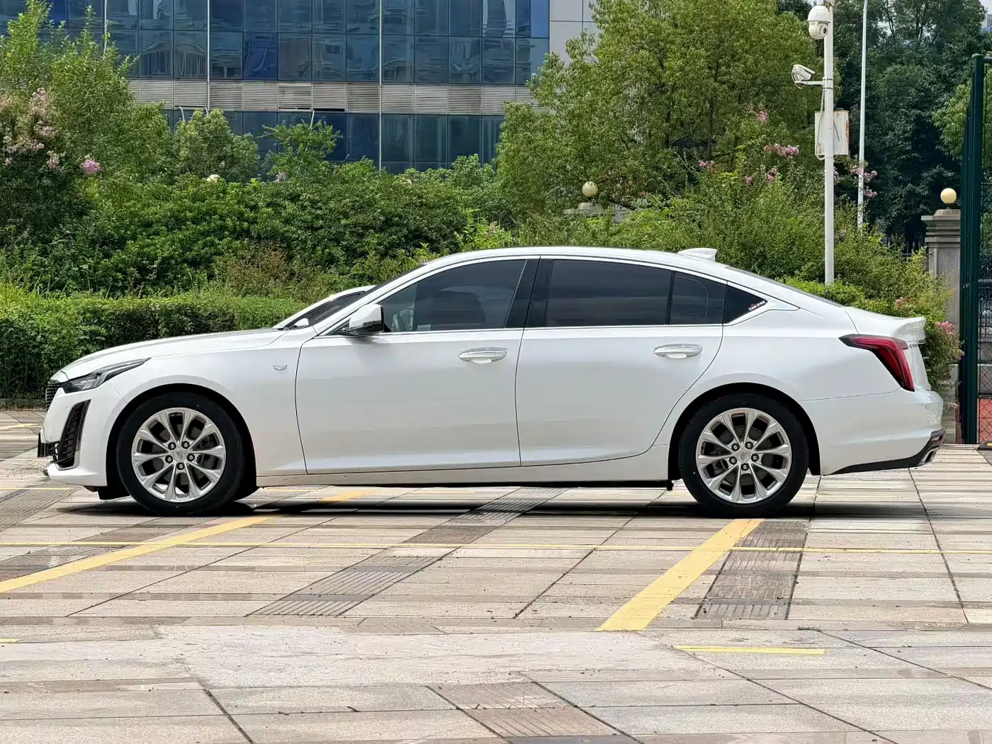 Фото 9 - Cadillac CT5