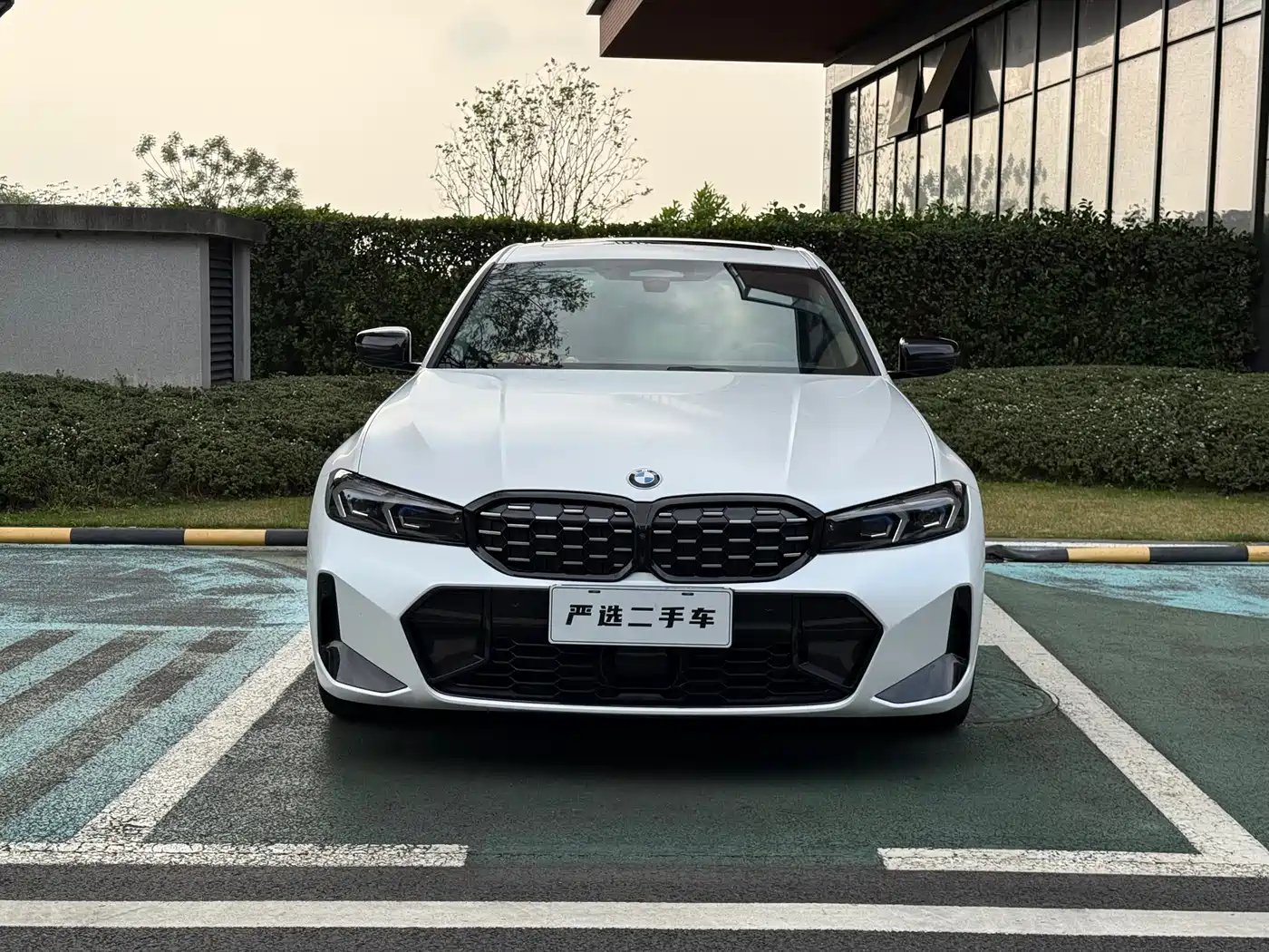 BMW 3 Series 2023 325Li M Sport Black Night Package фото 2