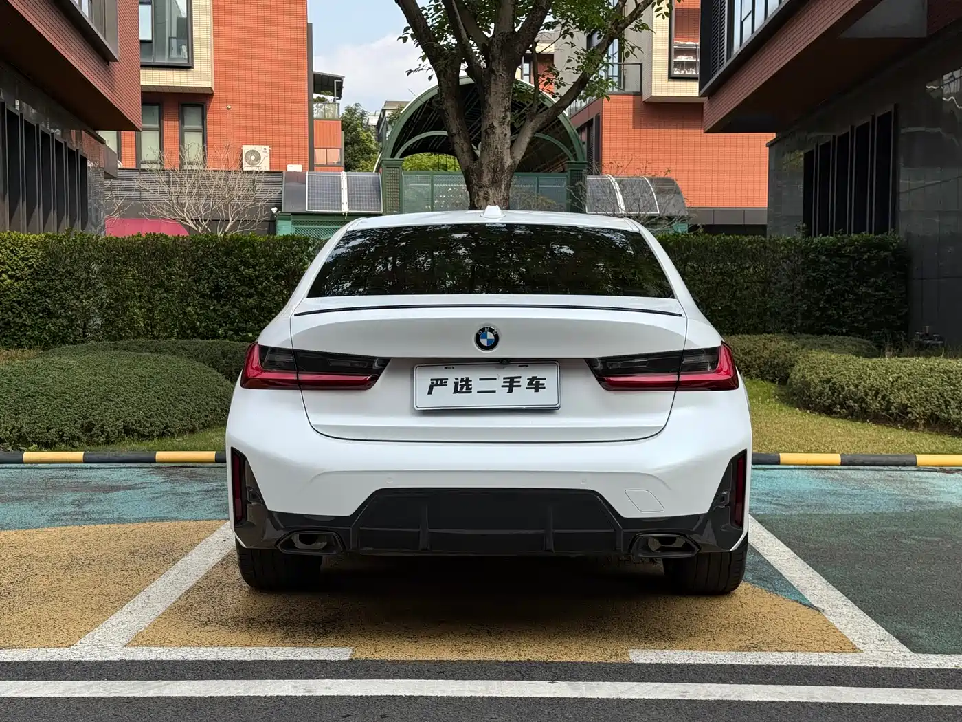 BMW 3 Series 2023 325Li M Sport Black Night Package фото 5
