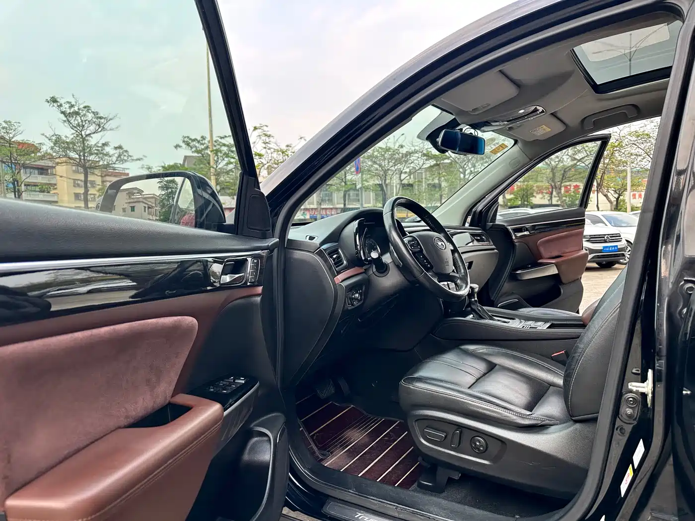 GAC Trumpchi Trumpchi GS8 2017 320T 2WD Luxury Smart Connect (7-seater) фото 11