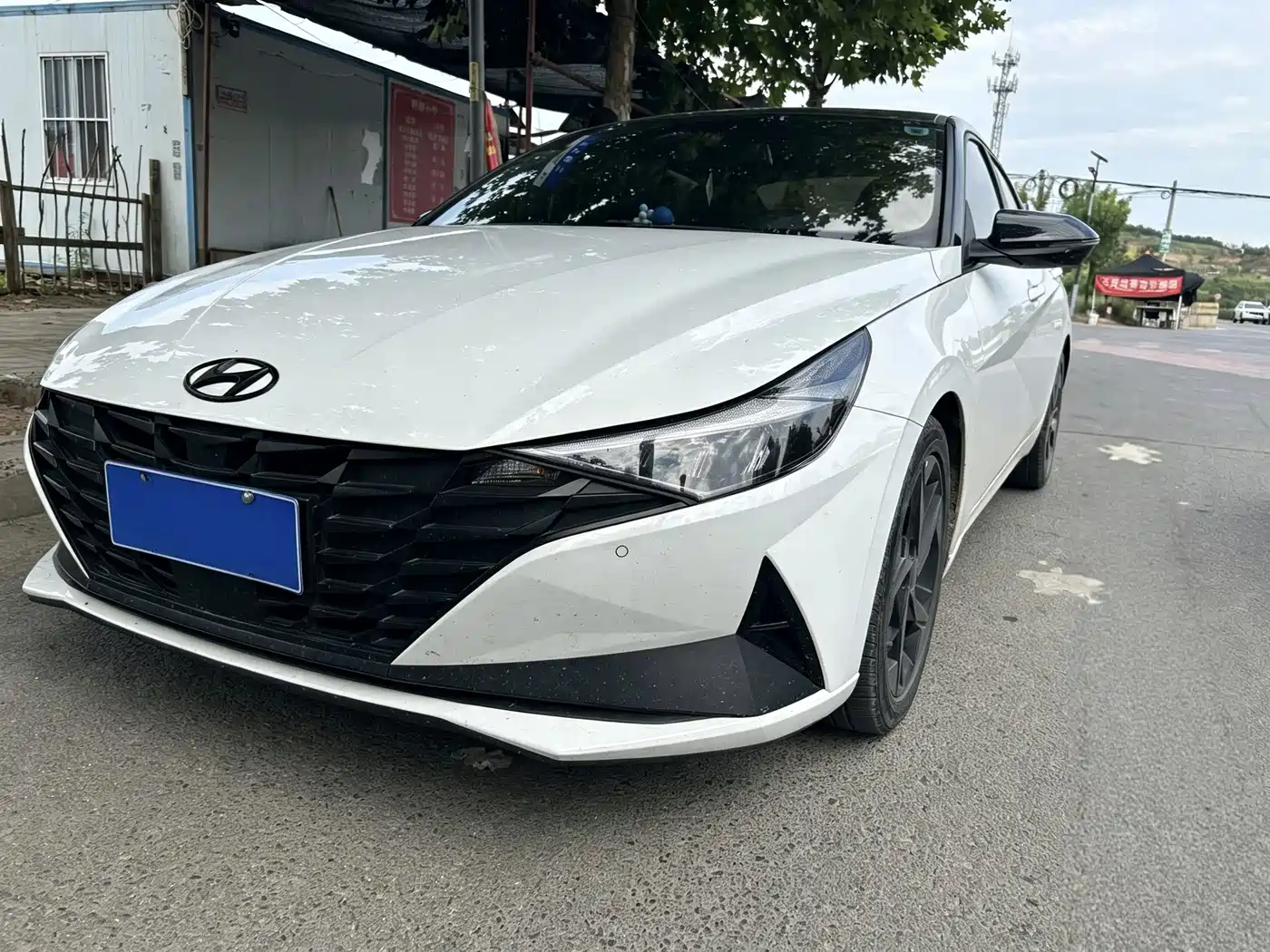 Фото 1 - Hyundai Elantra