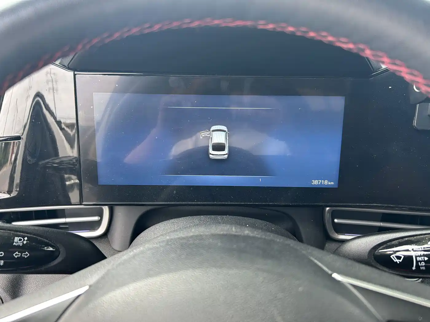 Фото 8 - Hyundai Elantra