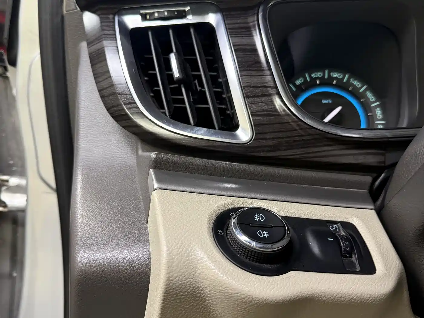 Buick GL8 2011 3.0L GT Luxury Business Elegance Edition фото 16