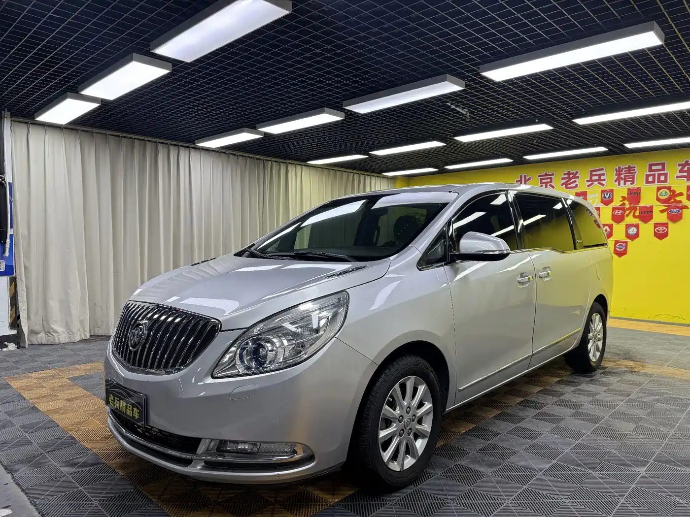 Buick GL8 2011 3.0L GT Luxury Business Elegance Edition