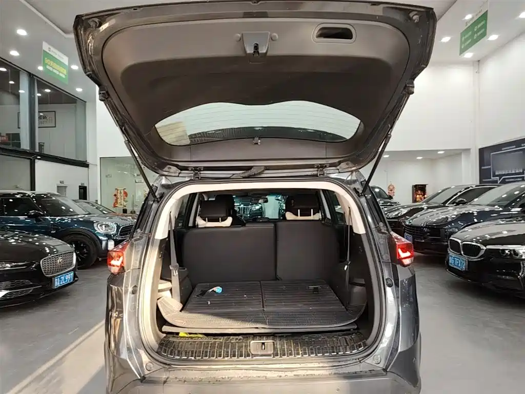 Chevrolet Volando 2018 Redline 530T Auto Premium Edition (5+2 seater) China V фото 15