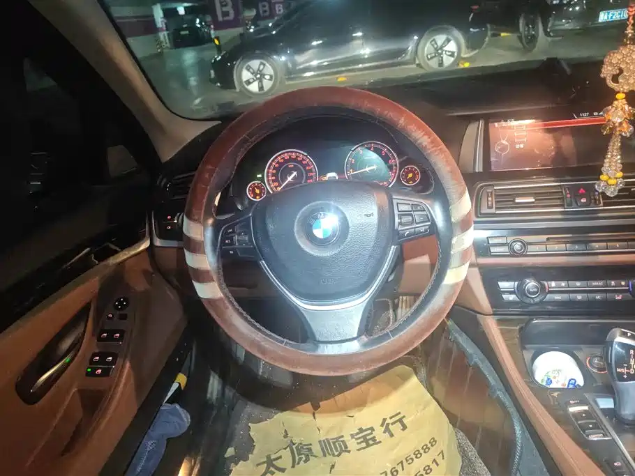 BMW 5 Series 2017 528Li Leading Edition фото 15