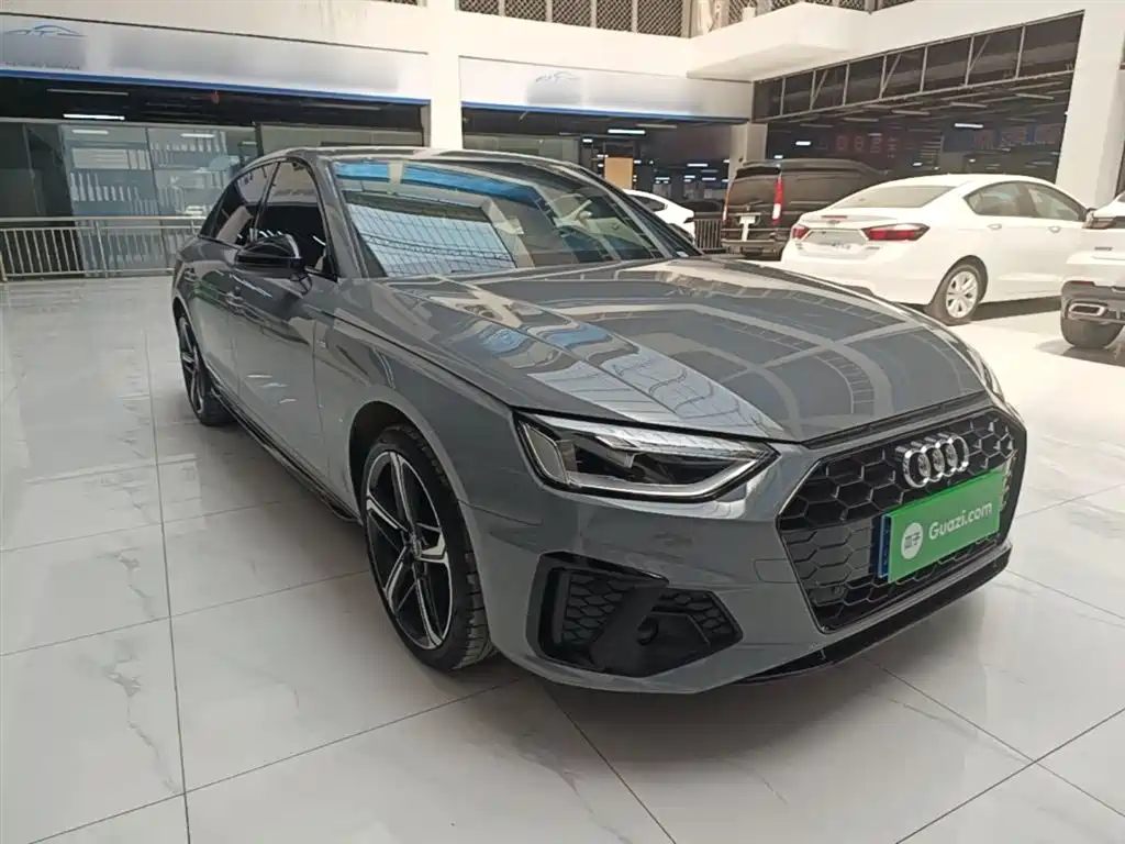 Audi A4L 2025 2 Million Celebration Edition 40 TFSI Luxury Dynamic фото 4