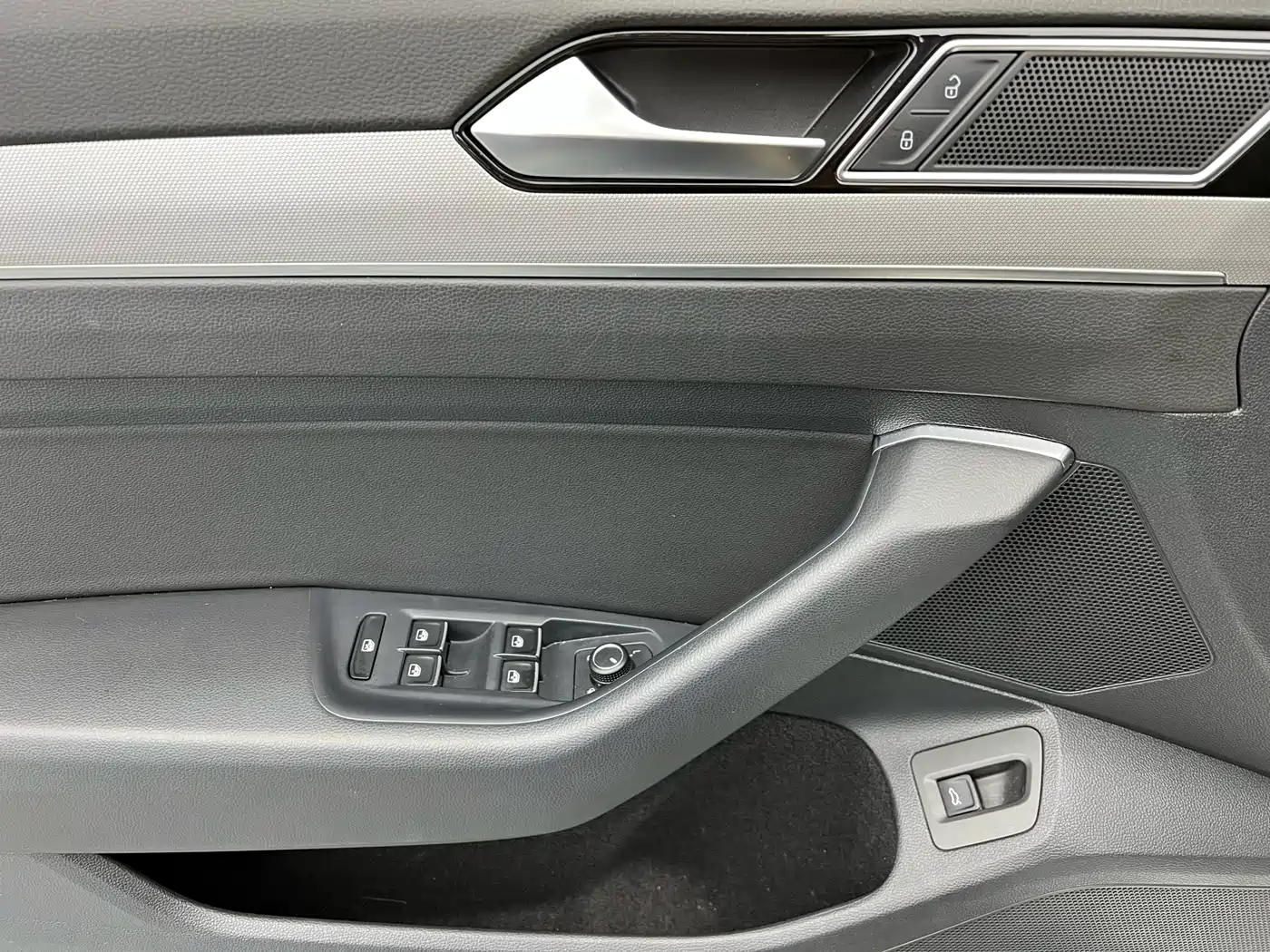 Volkswagen Magotan 2017 330TSI DSG Leading фото 3