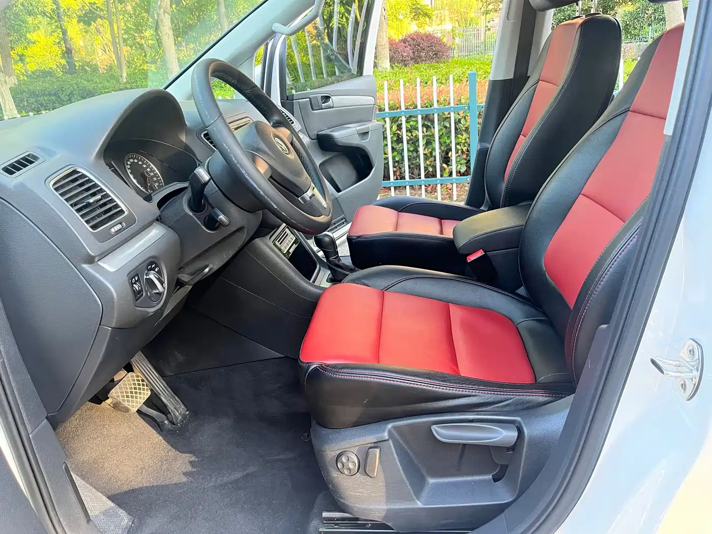 Volkswagen Sharan 2014 2.0TSI Standard фото 5