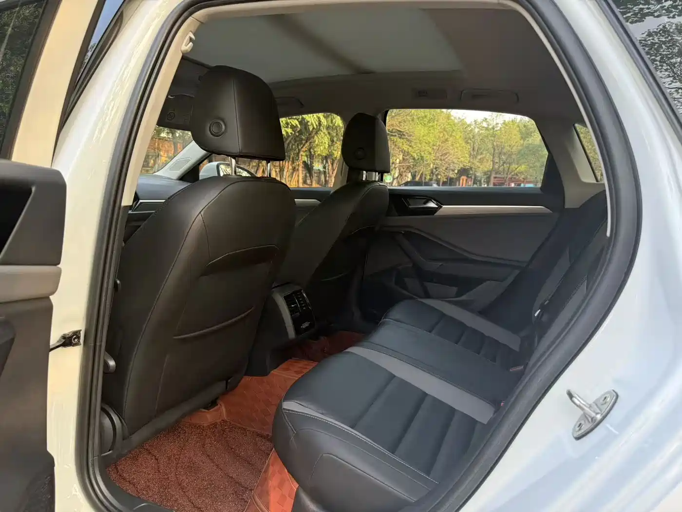 Volkswagen Sagitar 2022 280TSI DSG Surpassing Edition фото 5