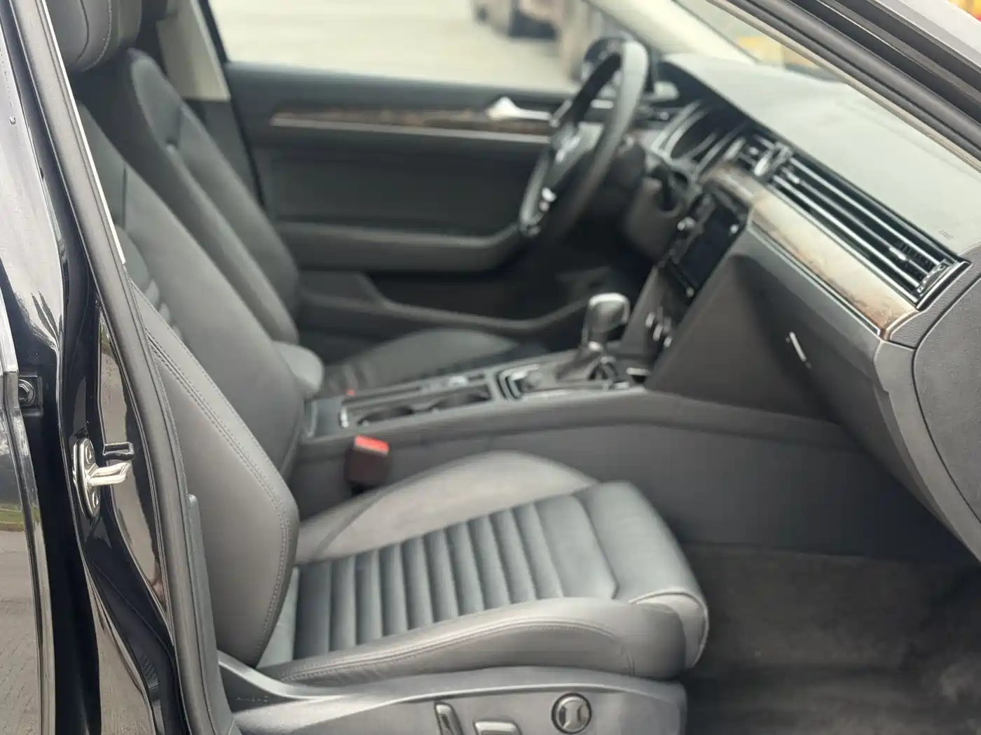 Volkswagen Magotan 2019 330TSI DSG Luxury Class China VI фото 21