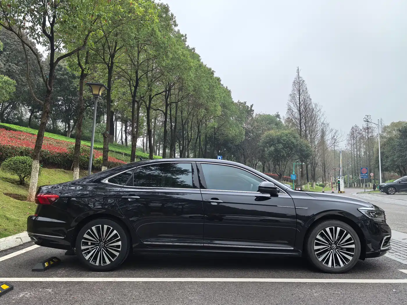 Volkswagen Passat 2021 Model 330TSI Luxury Edition фото 8