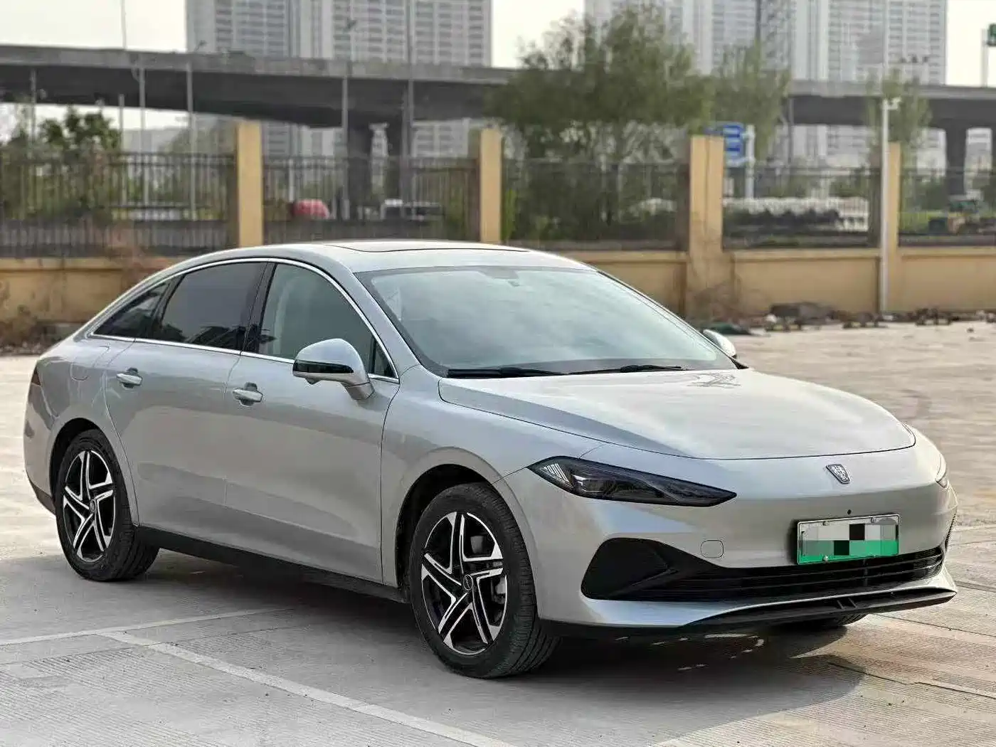 ROEWE D7