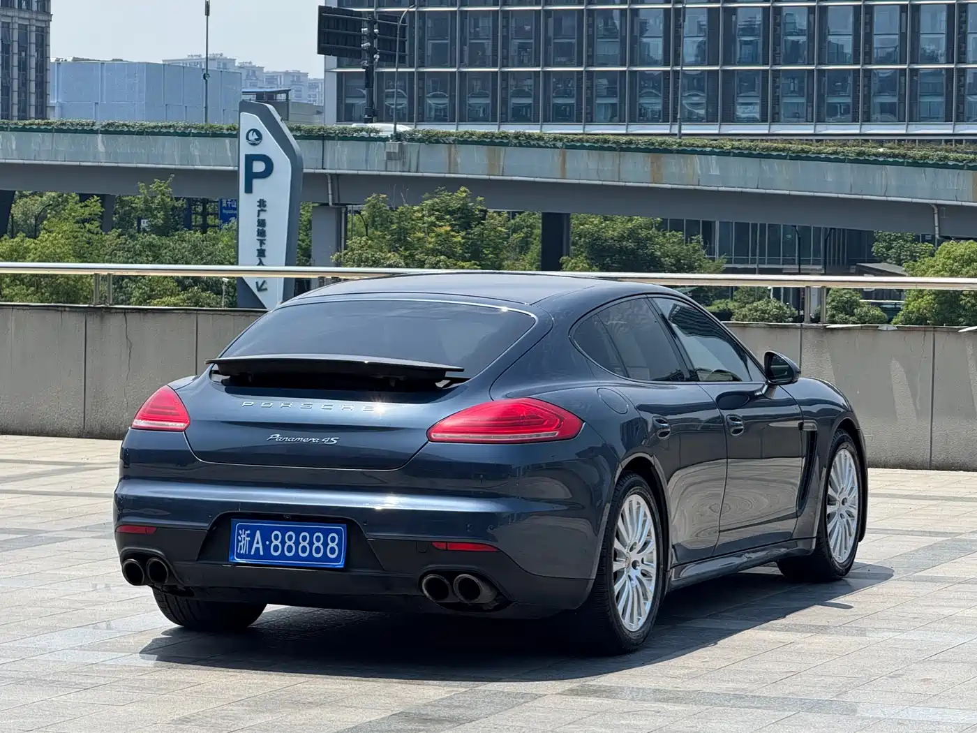 Porsche Panamera 2014 Panamera 4 3.0T фото 4