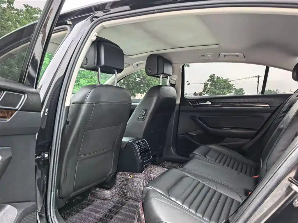 Volkswagen Magotan 2019 330TSI DSG Luxury Class China VI фото 13