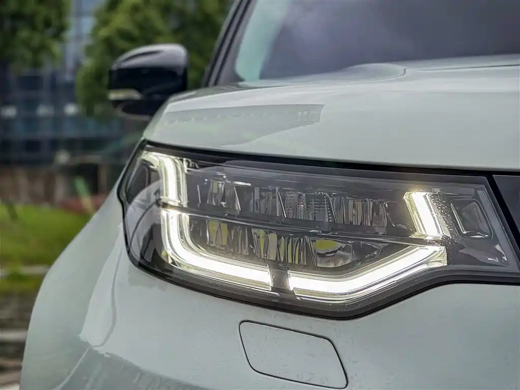 Land Rover Discovery 2018 3.0 SC V6 SE фото 2