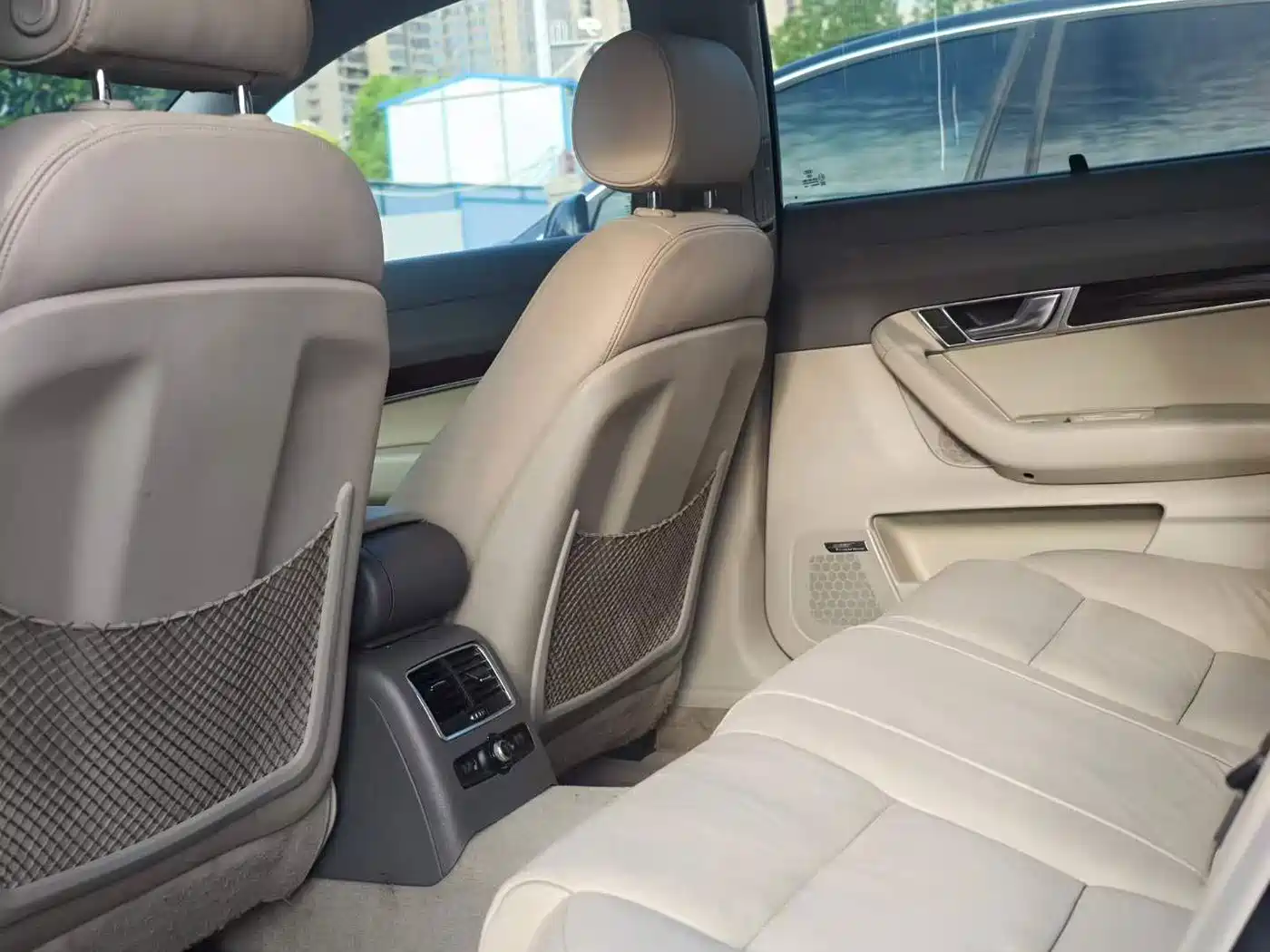 Фото 6 - Audi A6L