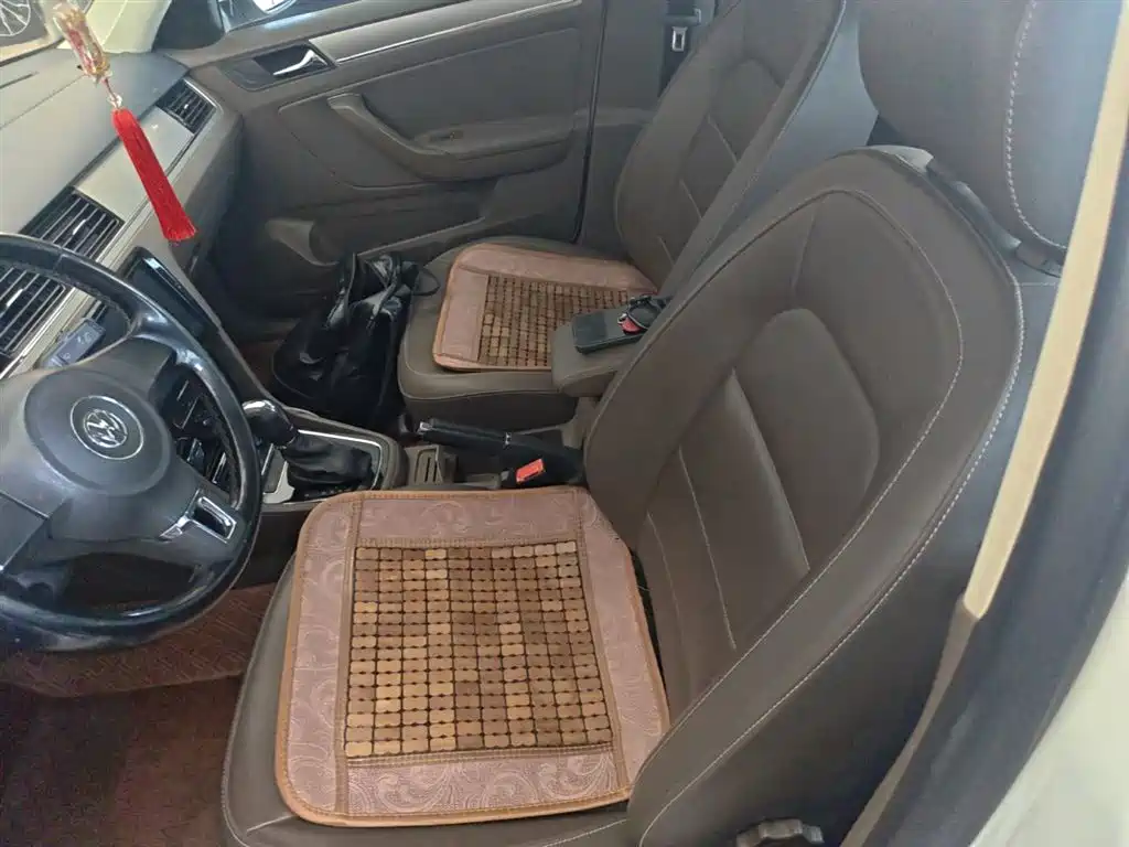 Volkswagen Bora 2014 1.6L Automatic Comfort Edition фото 15