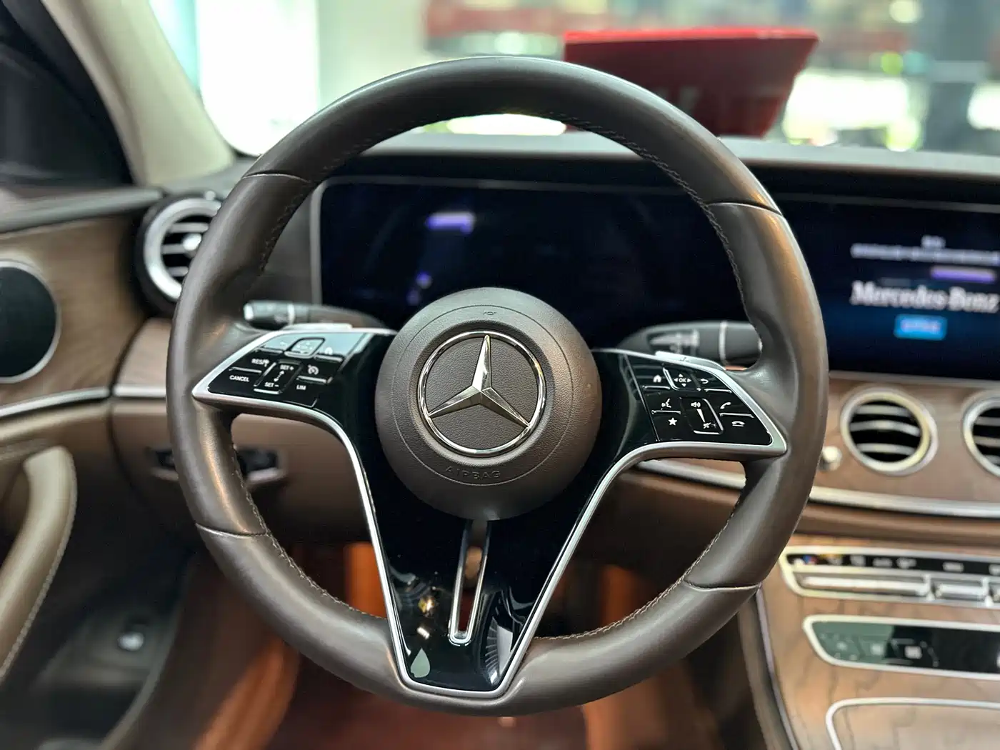 Mercedes-Benz E-Class 2022 E 300 L Fashion фото 7