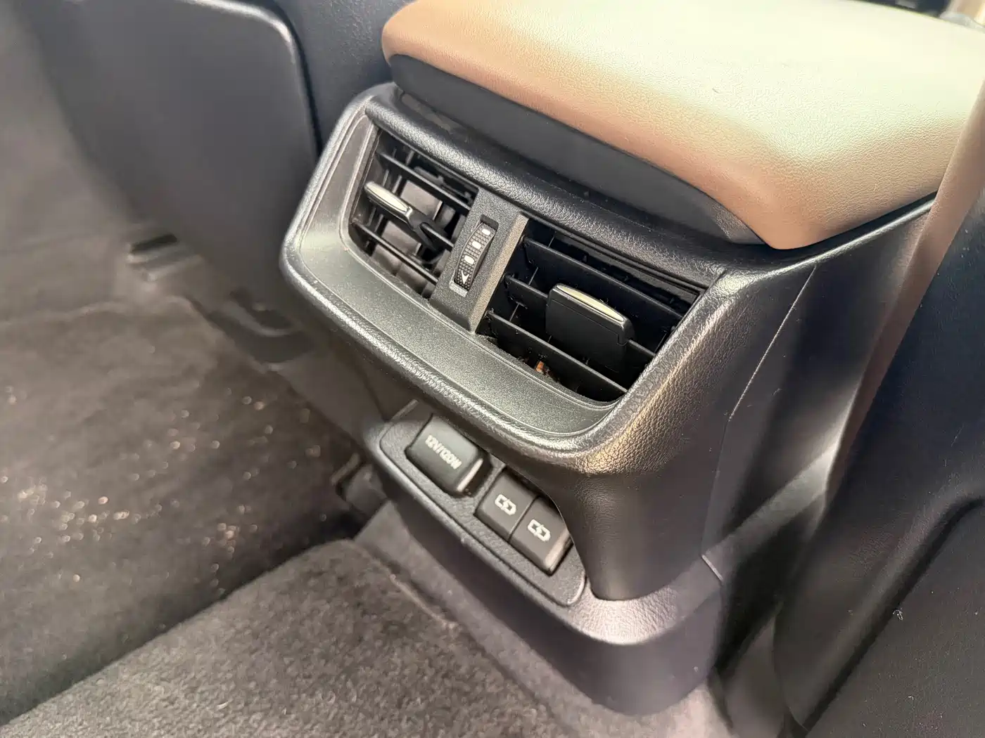Lexus ES 2022 200 Excellence Edition фото 12