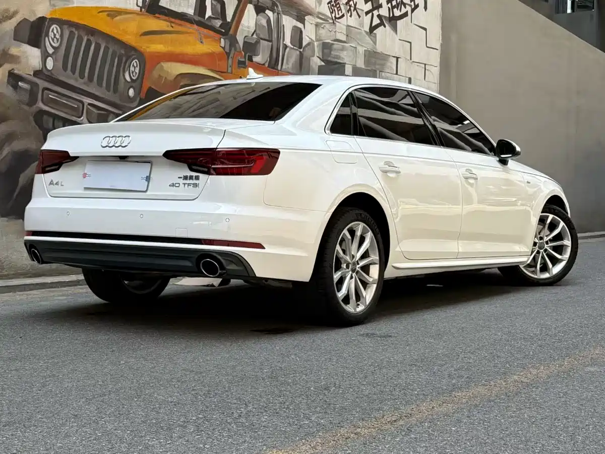 Audi A4L 2018 30th Anniversary 40 TFSI Fashion фото 2