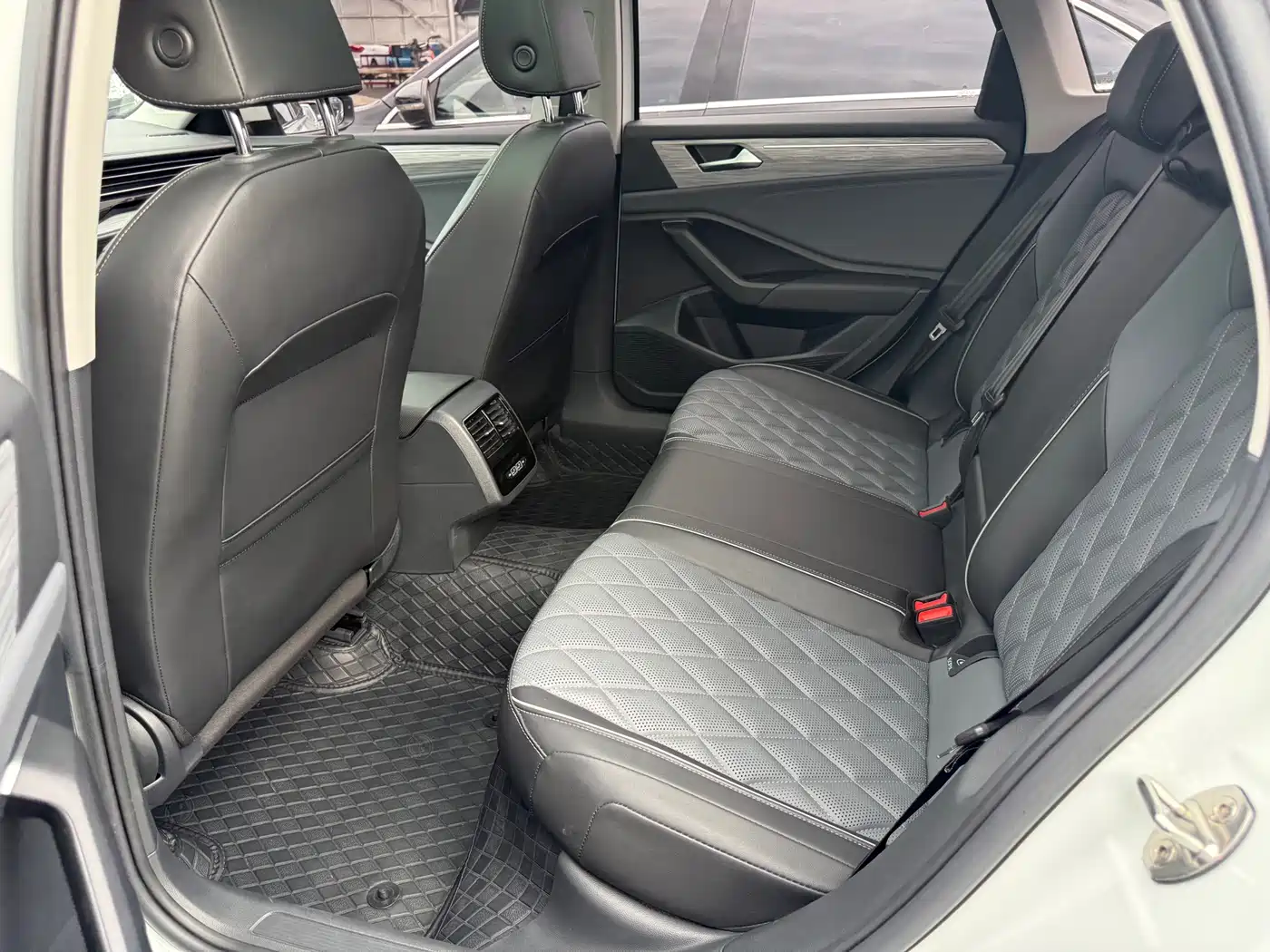 Volkswagen Sagitar, миниатюра 9