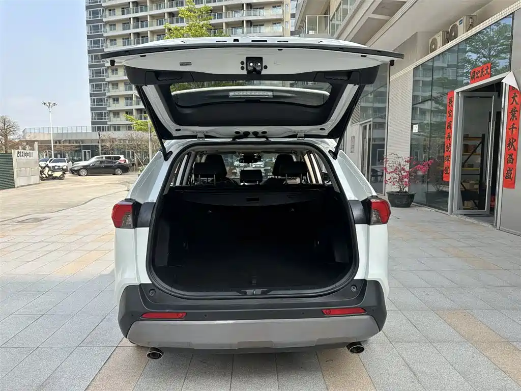 Toyota RAV4 Rongfang 2022 Hybrid 2.5L E-CVT 4WD Elite Plus Edition фото 25