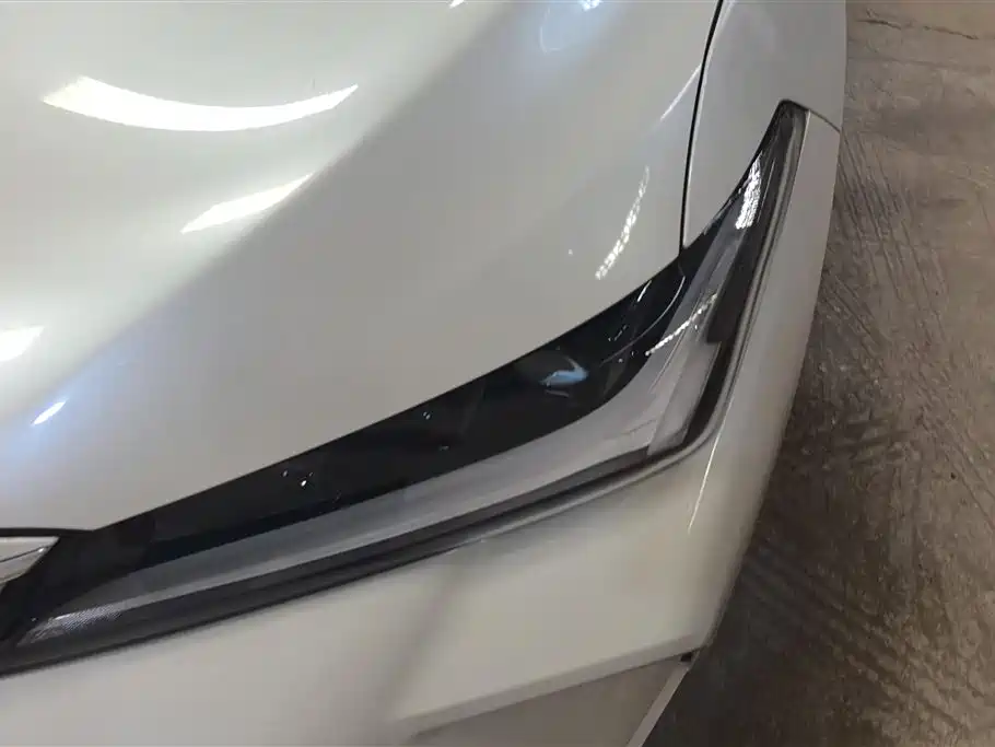 Toyota Avalon 2022 2.0L Luxury Edition фото 5