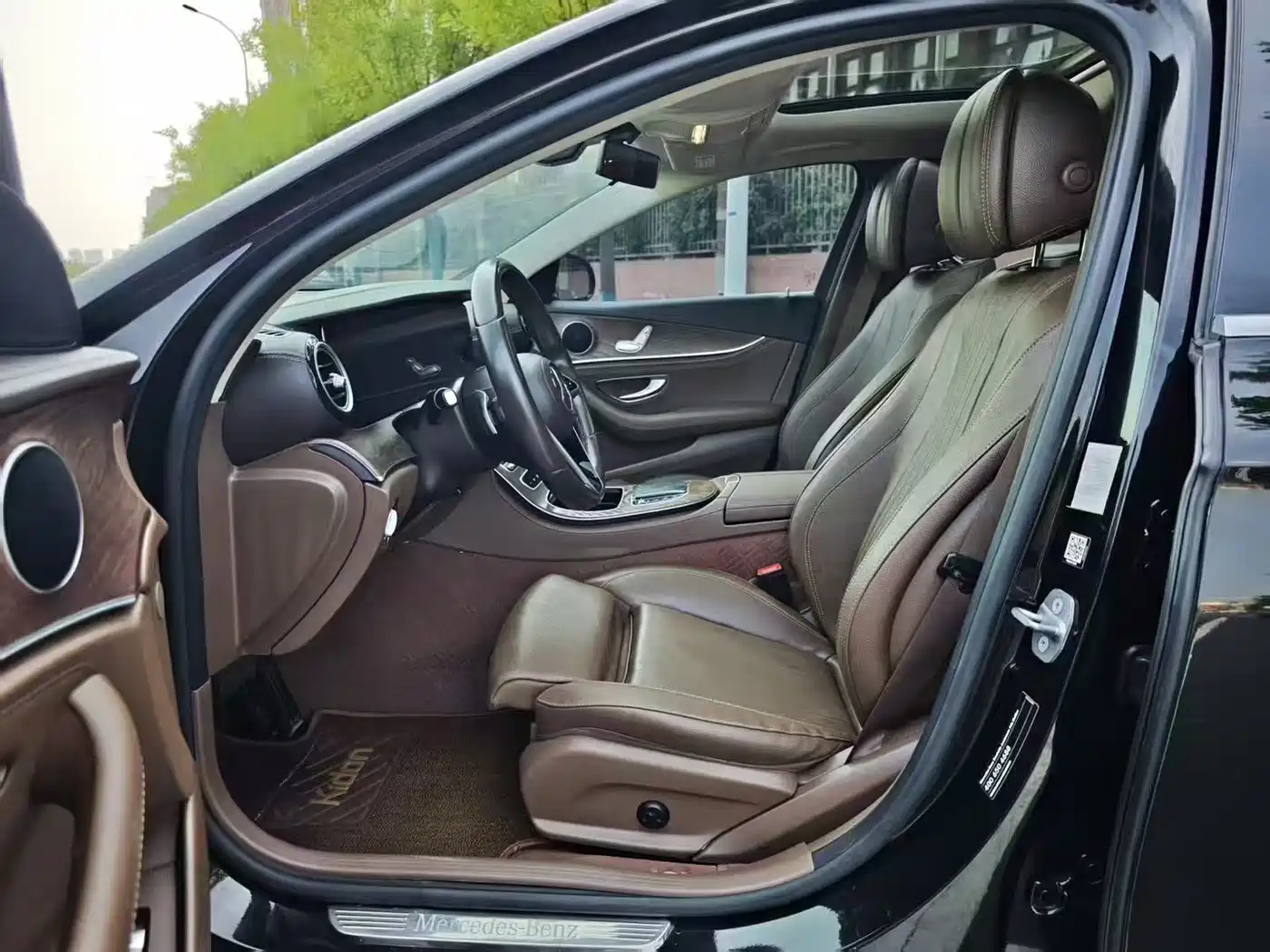 Mercedes-Benz E-Class 2021 E 260 L фото 5