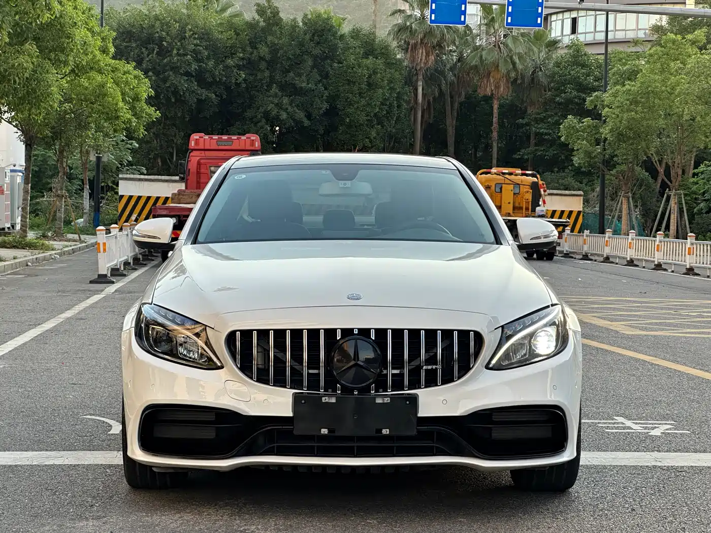 Mercedes-Benz C-Class 2015 Facelift C 200 L Sport фото 2