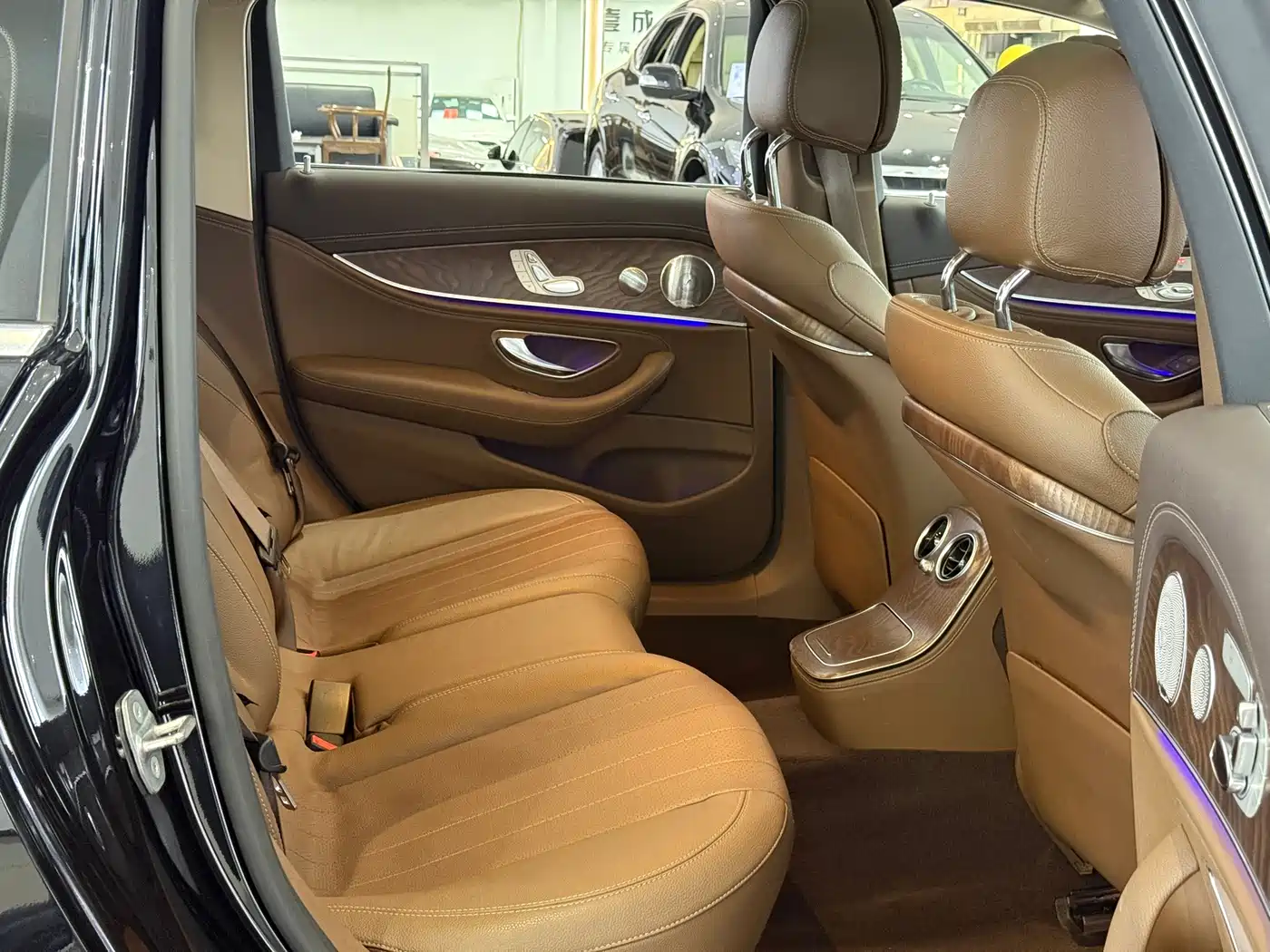 Mercedes-Benz E-Class 2021 E 300 L Luxury фото 13