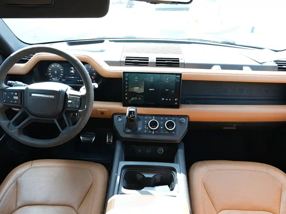 Land Rover Defender 2024 110 5.0T V8 фото 23