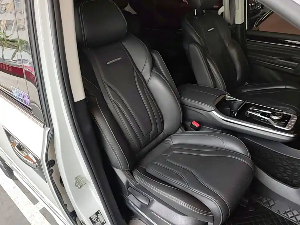 SAIC Maxus Maxus G20 2022 2021 Facelift PLUS 2.0T Gasoline Automatic Luxury