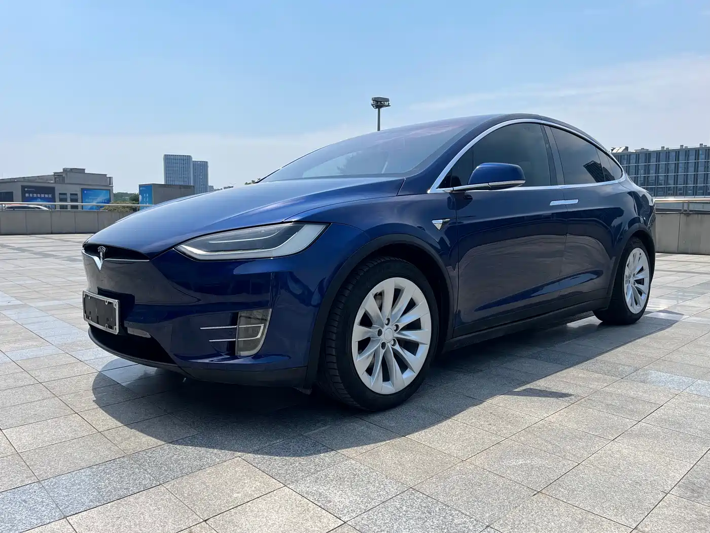 TESLA MODEL X