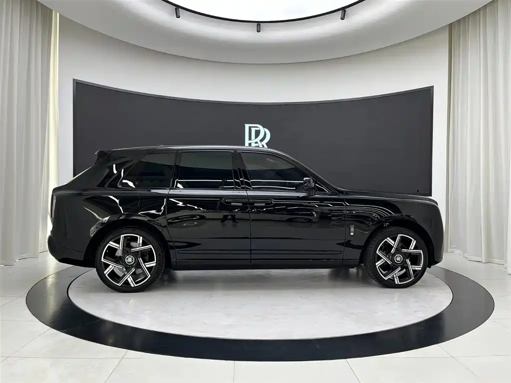 Rolls-Royce Cullinan 2026 2024 Black Badge