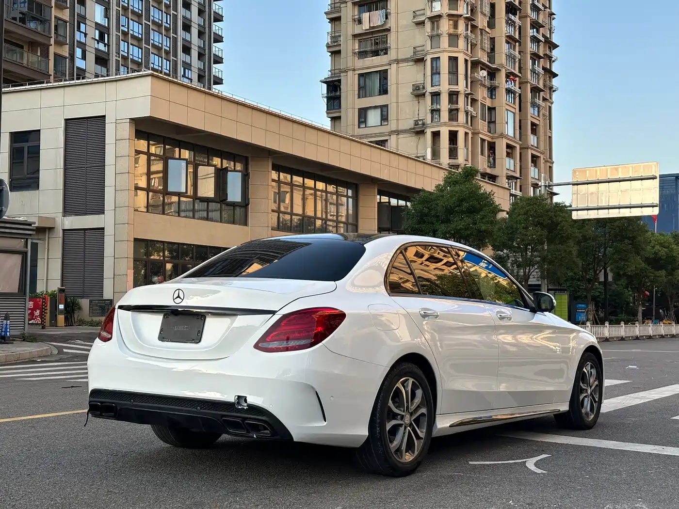 Mercedes-Benz C-Class 2015 Facelift C 200 L Sport фото 21