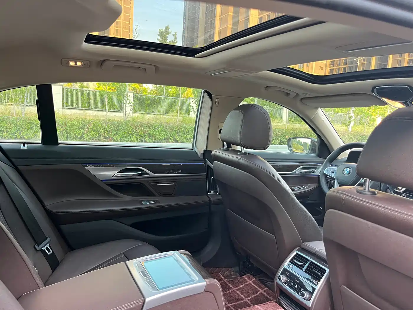 BMW 7 Series 2017 730Li Leading Edition фото 10