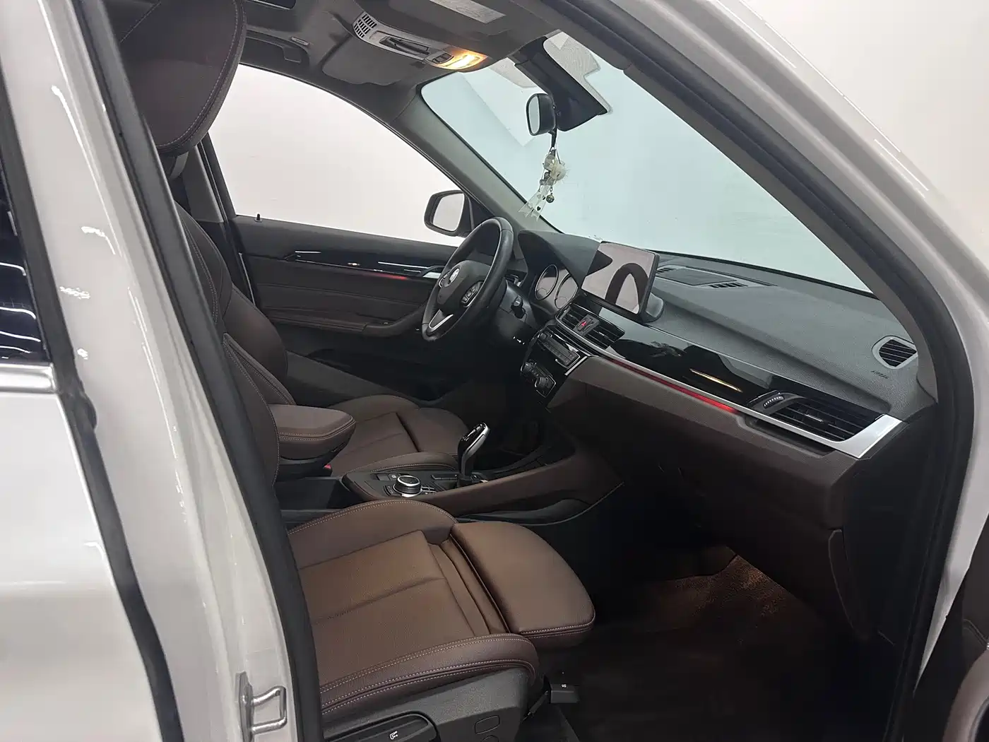 BMW X1 2022 sDrive20Li Fashion фото 5