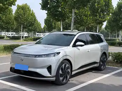 Dongfeng eπ008