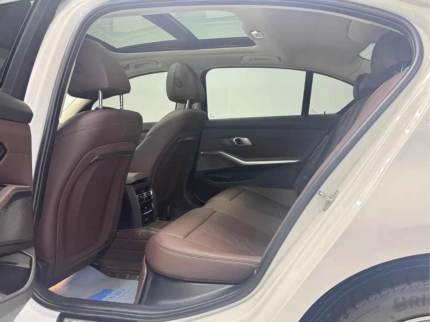 BMW 3 Series 2023 320Li M Sport Package фото 10