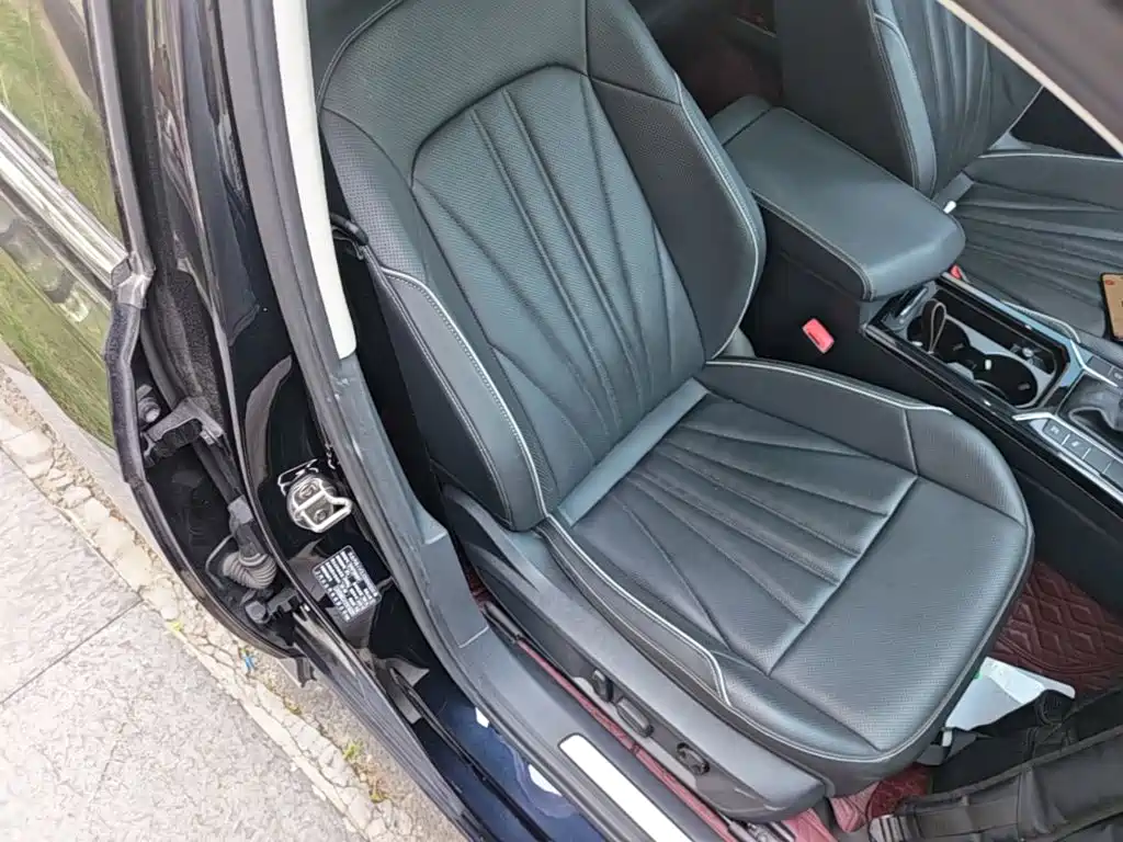 Photo 25 - Volkswagen Passat