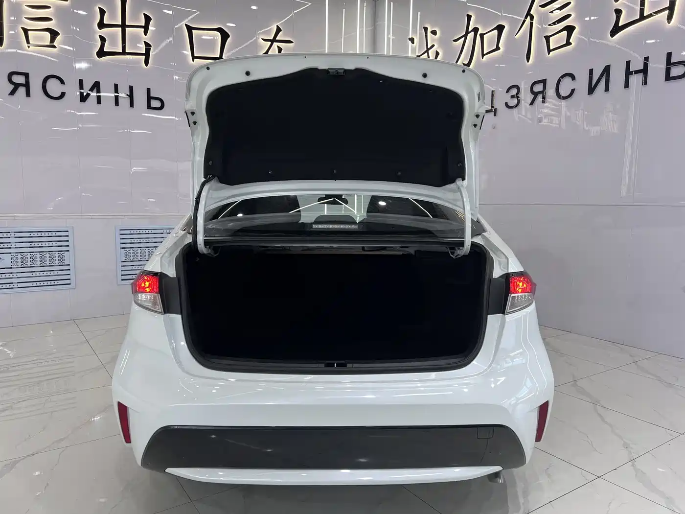 Toyota Levin 2022 185T CVT Luxury Edition фото 17