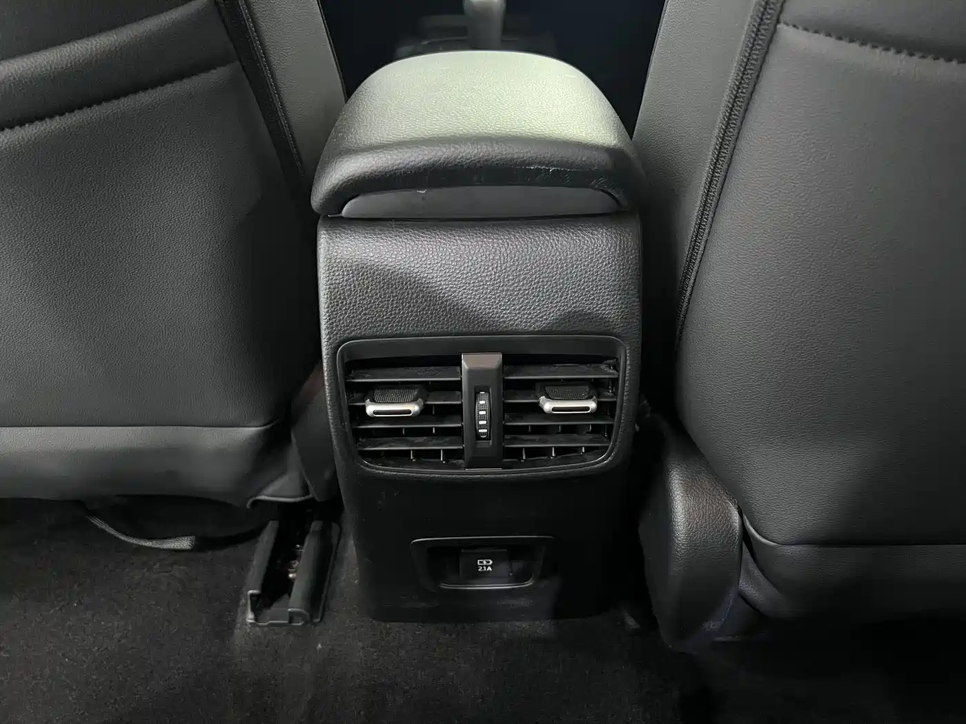 Toyota Levin 2022 185T CVT Luxury Edition фото 9